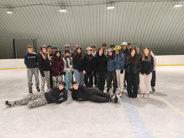 Bruslení na kluzišti v Konici