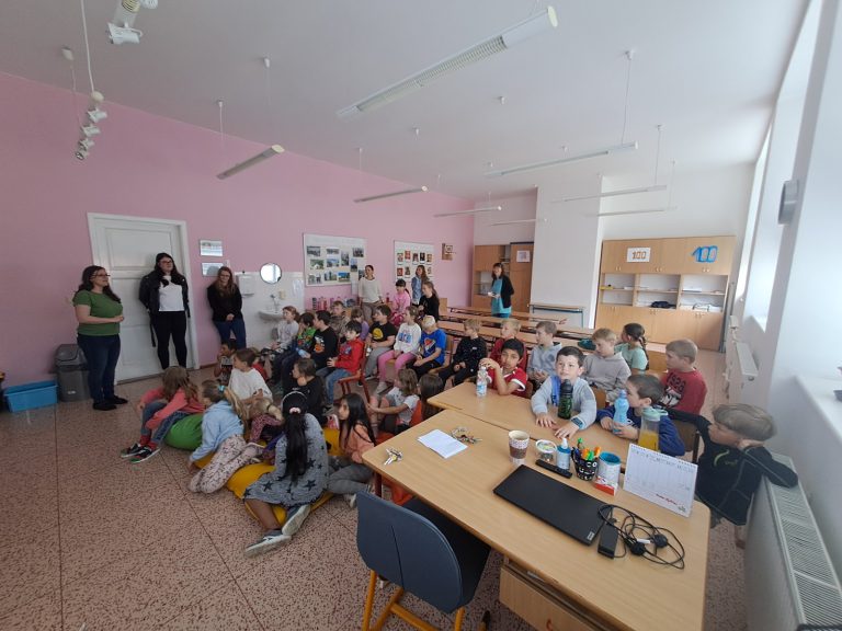 Celoroční soutěž ve sběru papíru s Panem Popelou