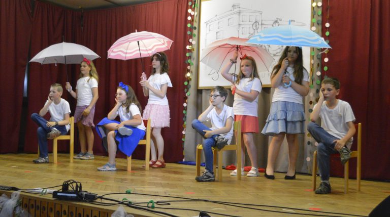 Školní akademie – 4. třída a Rebelové